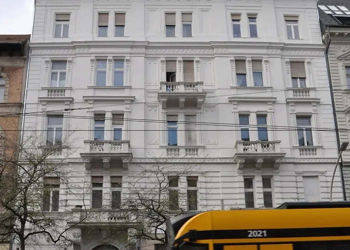 Rozy's Place Apartment